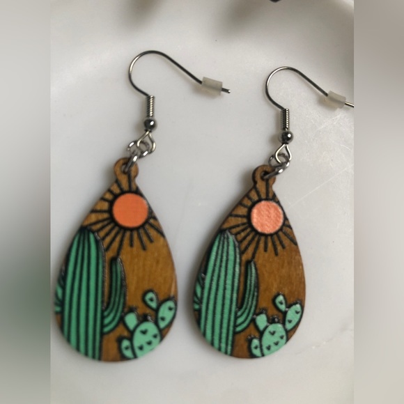 Drop cactus and cow stud earrings - Picture 2 of 5